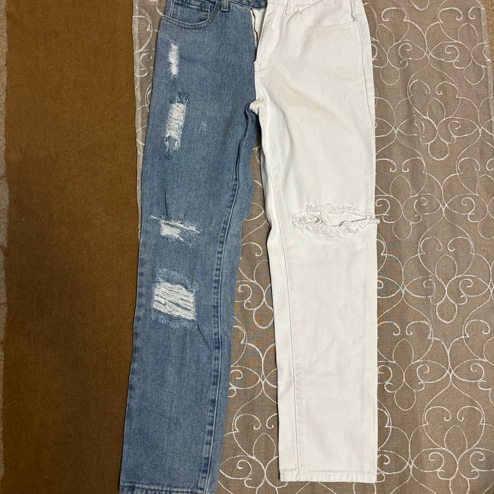 Stylish Blue and White Distressed Women Jeans